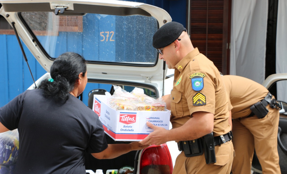 PMPR distribui mais de duas toneladas de alimentos e 1,2 mil brinquedos para crianças em Curitiba