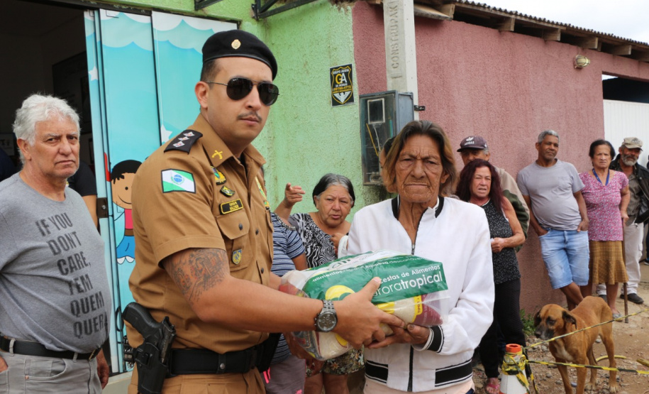 PMPR distribui mais de duas toneladas de alimentos e 1,2 mil brinquedos para crianças em Curitiba