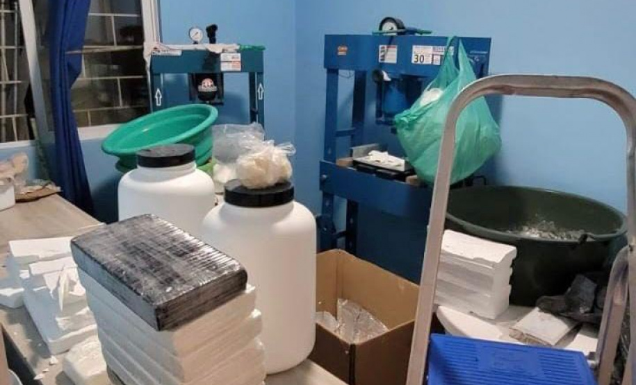 Polícia Militar localiza laboratório de drogas em Fazenda Rio Grande