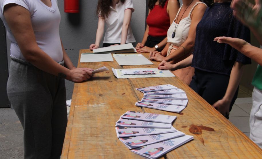 Ação integrada leva à unidade prisional do Paraná certidões retificadas a travestis e transexuais