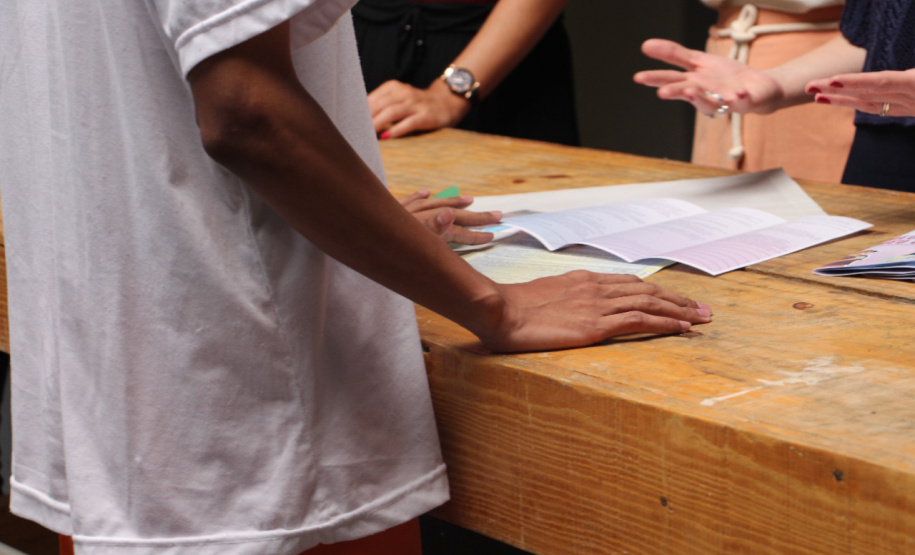 Ação integrada leva à unidade prisional do Paraná certidões retificadas a travestis e transexuais