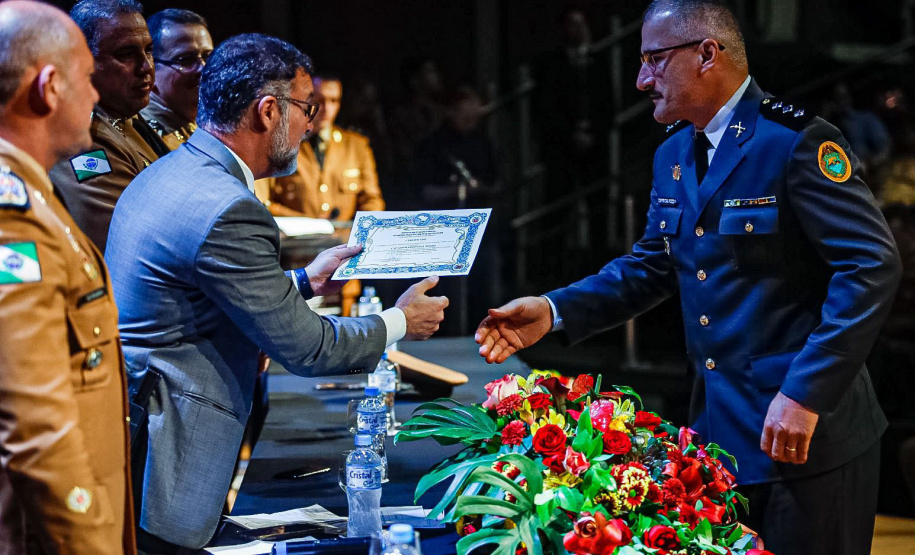 Curso de Aperfeiçoamento de Oficiais forma 66 novos capitães para PMPR e Corpo de Bombeiros