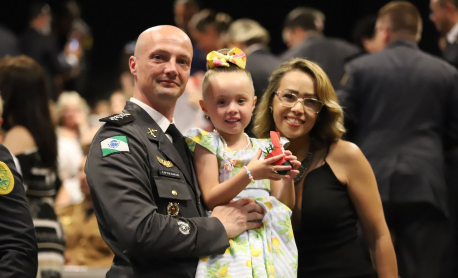 Curso de Aperfeiçoamento de Oficiais forma 66 novos capitães para PMPR e Corpo de Bombeiros
