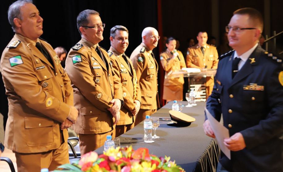 Curso de Aperfeiçoamento de Oficiais forma 66 novos capitães para PMPR e Corpo de Bombeiros