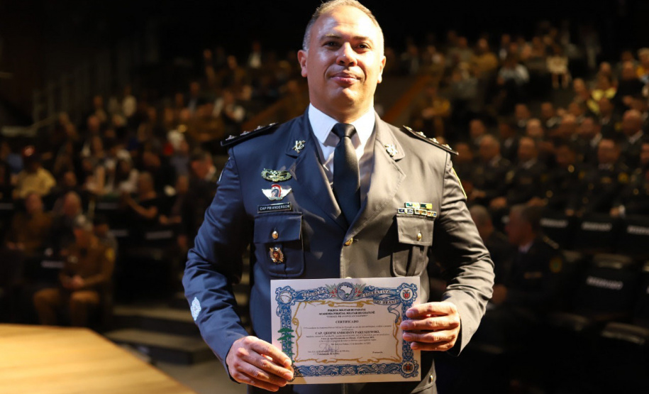 Curso de Aperfeiçoamento de Oficiais forma 66 novos capitães para PMPR e Corpo de Bombeiros