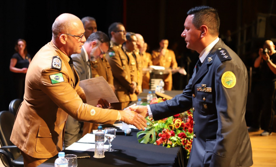 Curso de Aperfeiçoamento de Oficiais forma 66 novos capitães para PMPR e Corpo de Bombeiros
