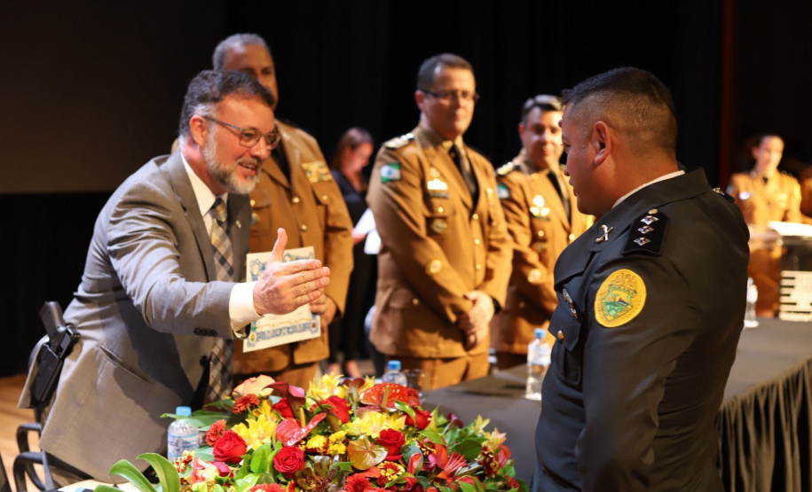 Curso de Aperfeiçoamento de Oficiais forma 66 novos capitães para PMPR e Corpo de Bombeiros