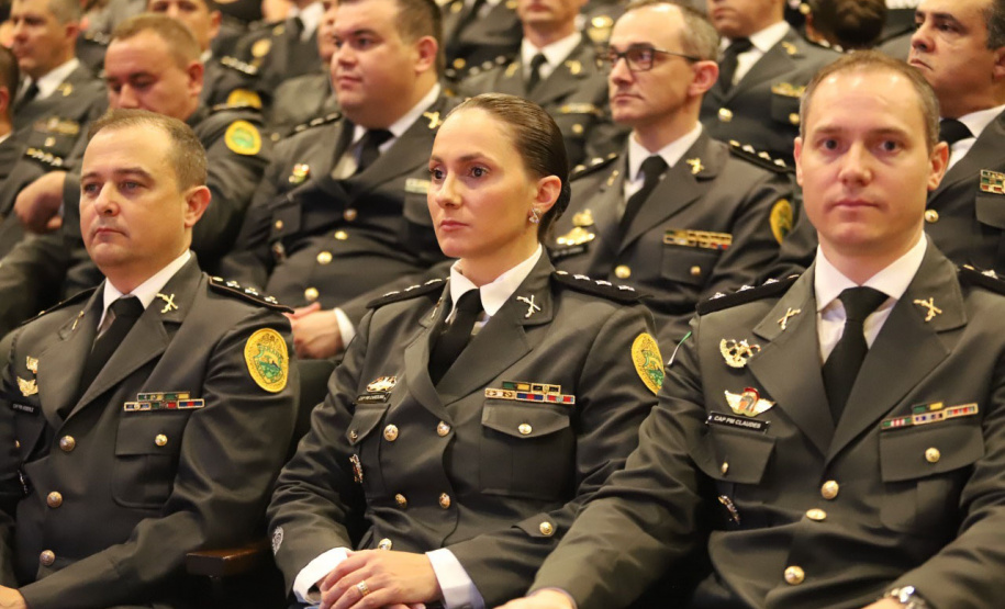 Curso de Aperfeiçoamento de Oficiais forma 66 novos capitães para PMPR e Corpo de Bombeiros