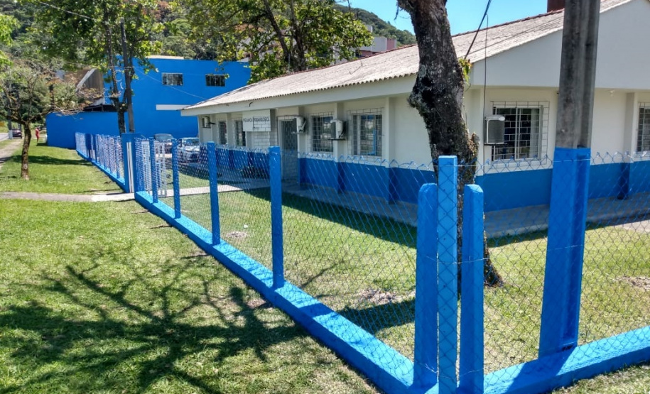 Trabalho de pessoas privadas de liberdade melhora espaços públicos em Guaratuba, no Litoral