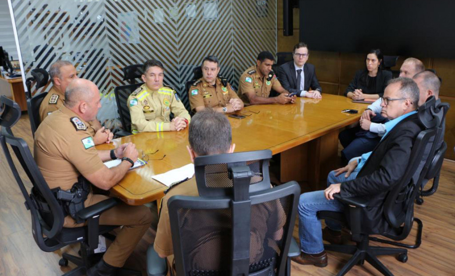 Novo secretário de Segurança Pública reúne comandantes das forças do Paraná