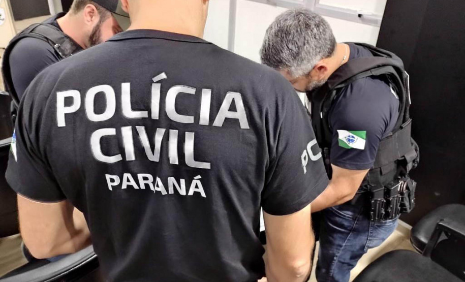 Polícia Civil cumpre 25 mandados em operação contra criminosos que roubam cargas no Paraná