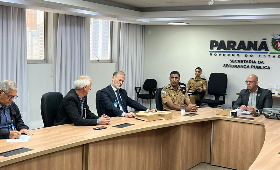 Secretário Hudson se reúne com representantes das associações da PMPR e CBM