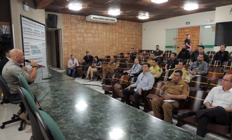 Secretário da Segurança Pública se reúne com forças de segurança de Paranavaí