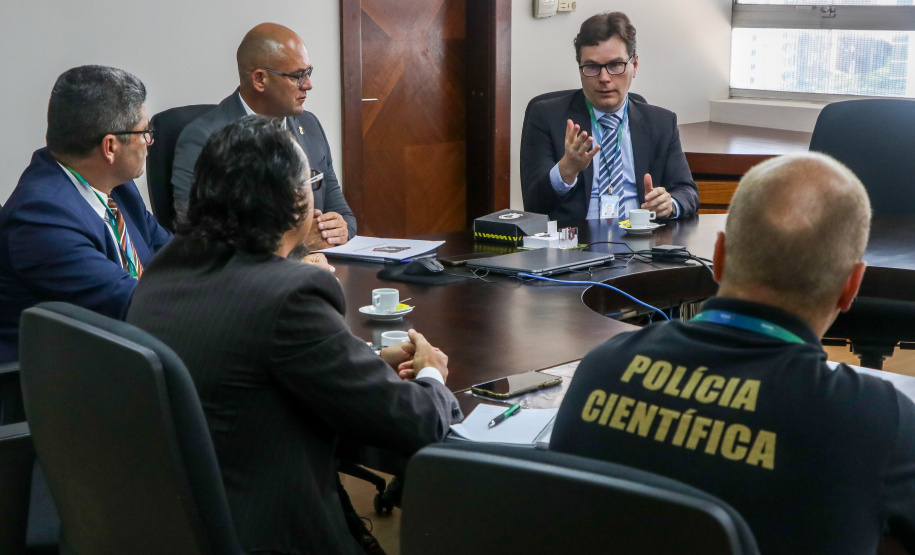 Secretário Hudson recebe Sindicato dos Peritos para reunião na Sesp