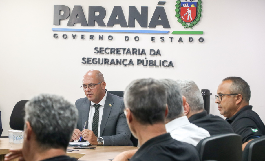 Sindicatos de policiais civis participam de encontro com secretário Hudson