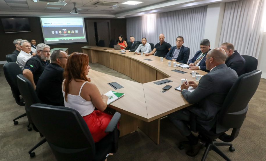 Sindicatos de policiais civis participam de encontro com secretário Hudson