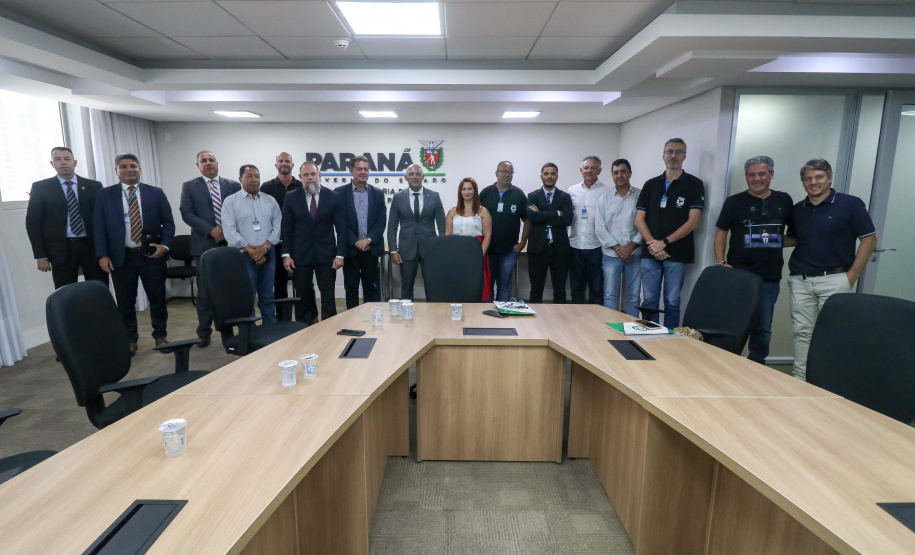 Sindicatos de policiais civis participam de encontro com secretário Hudson