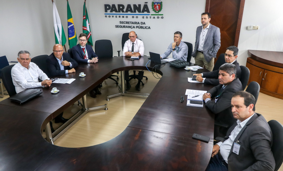 Secretário Hudson se reúne com Polícia Científica, deputado e prefeito de Loanda