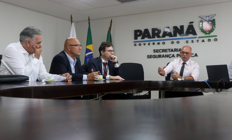 Secretário Hudson se reúne com Polícia Científica, deputado e prefeito de Loanda