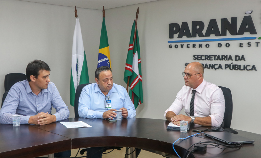 Em Curitiba, secretário Hudson recebe deputado Bakri e representantes de municípios do Oeste do Paraná