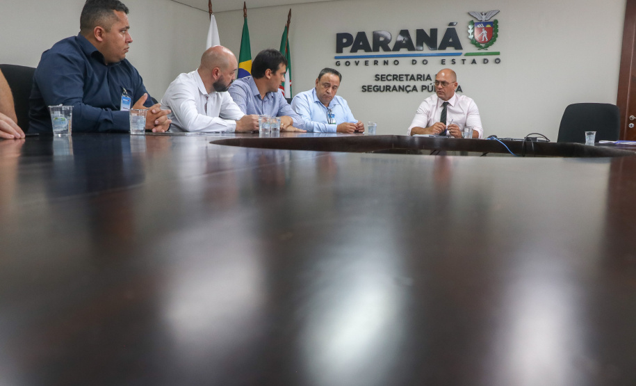 Em Curitiba, secretário Hudson recebe deputado Bakri e representantes de municípios do Oeste do Paraná