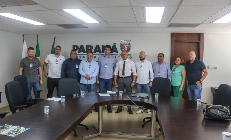 Em Curitiba, secretário Hudson recebe deputado Bakri e representantes de municípios do Oeste do Paraná