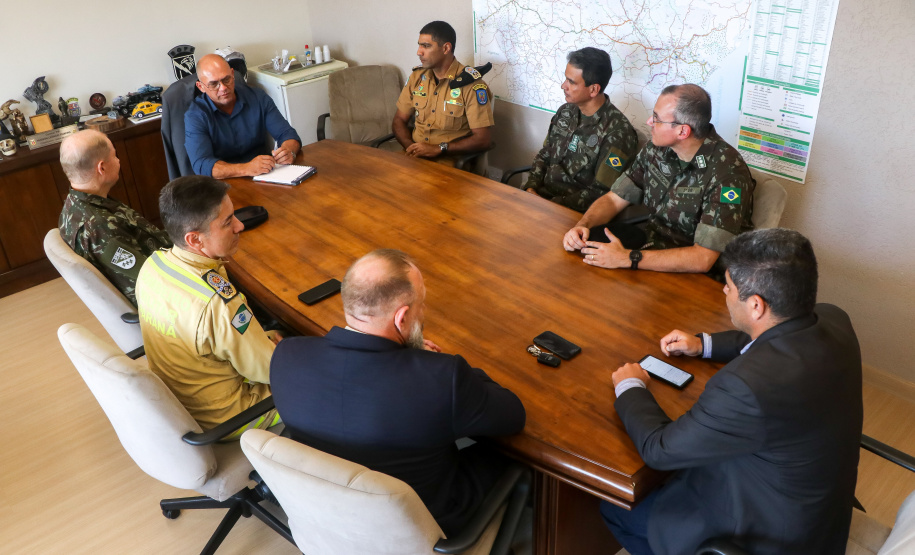 Secretário Hudson recebe novo comandante do Exército