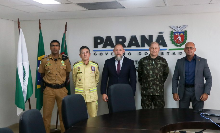 Secretário Hudson recebe novo comandante do Exército