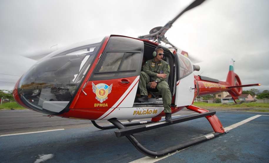 Helicópteros do BPMOA reforçam atendimento policial e aeromédico no Verão Maior Paraná