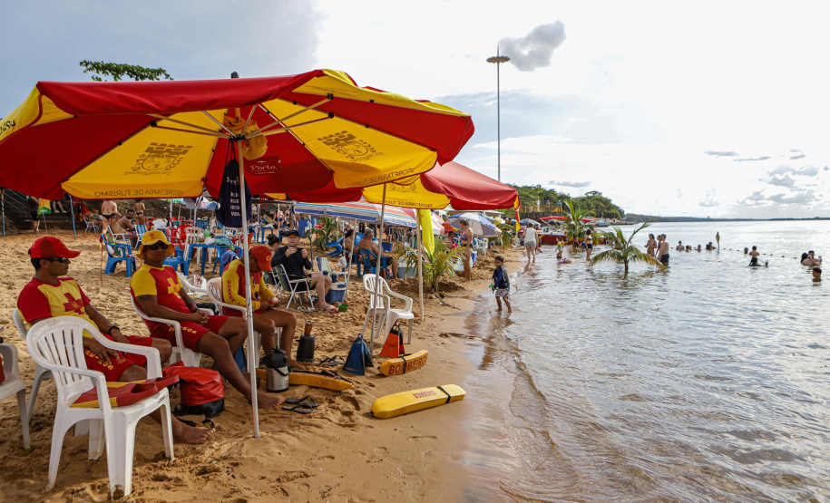 Prainhas do Noroeste não registram afogamentos em áreas protegidas por guarda-vidas