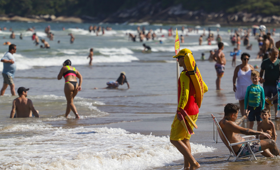 Corpo de Bombeiros faz mais de 700 salvamentos no Litoral durante o Verão Maior Paraná