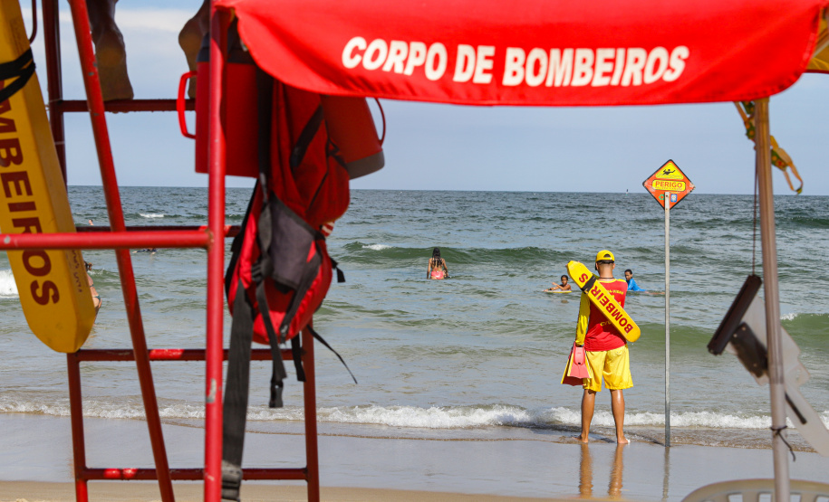 Corpo de Bombeiros faz mais de 700 salvamentos no Litoral durante o Verão Maior Paraná