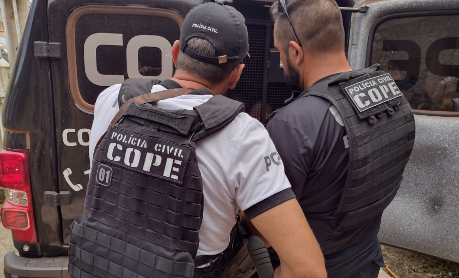 Forças de segurança prendem quatro pessoas e apuram possível homicídio de mulher em Matinhos