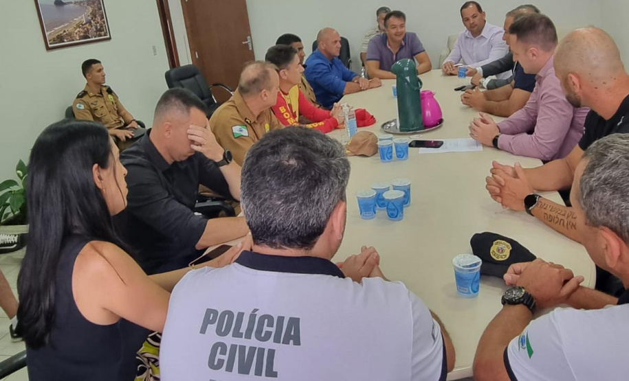 Secretaria de Segurança Pública apresenta ações do verão e aproxima contato com Guaratuba