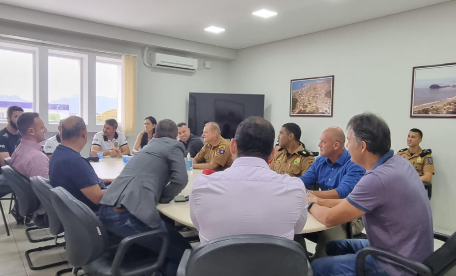 Secretaria de Segurança Pública apresenta ações do verão e aproxima contato com Guaratuba