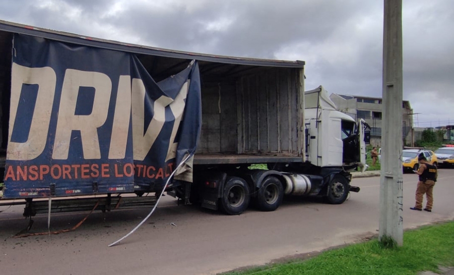 Polícia Militar prende motorista de caminhão que atingiu mais de 10 veículos em Curitiba