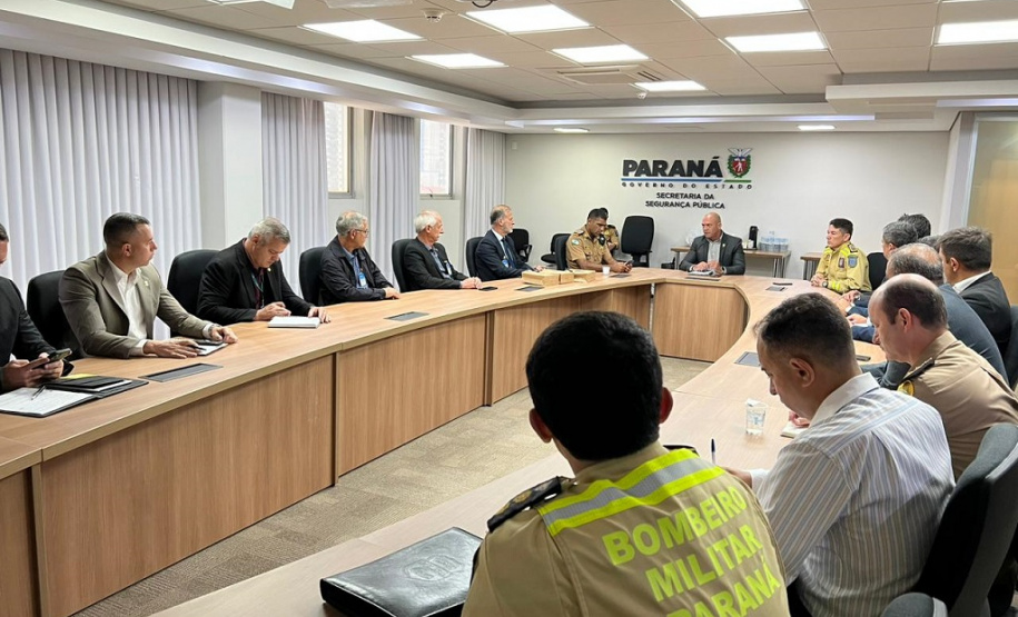 Secretário Hudson se reúne com representantes das associações da PMPR e CBM