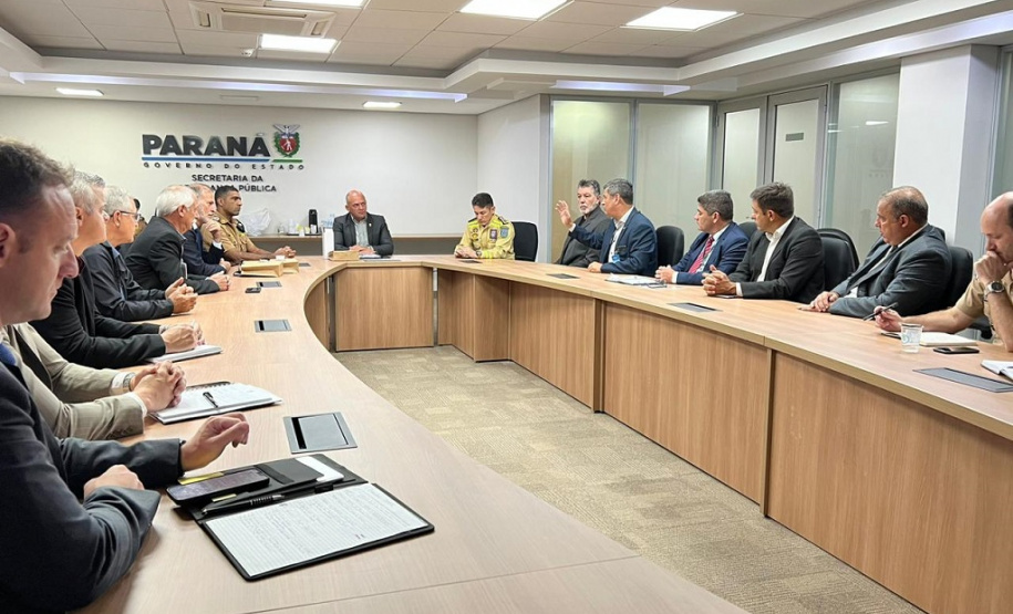 Secretário Hudson se reúne com representantes das associações da PMPR e CBM