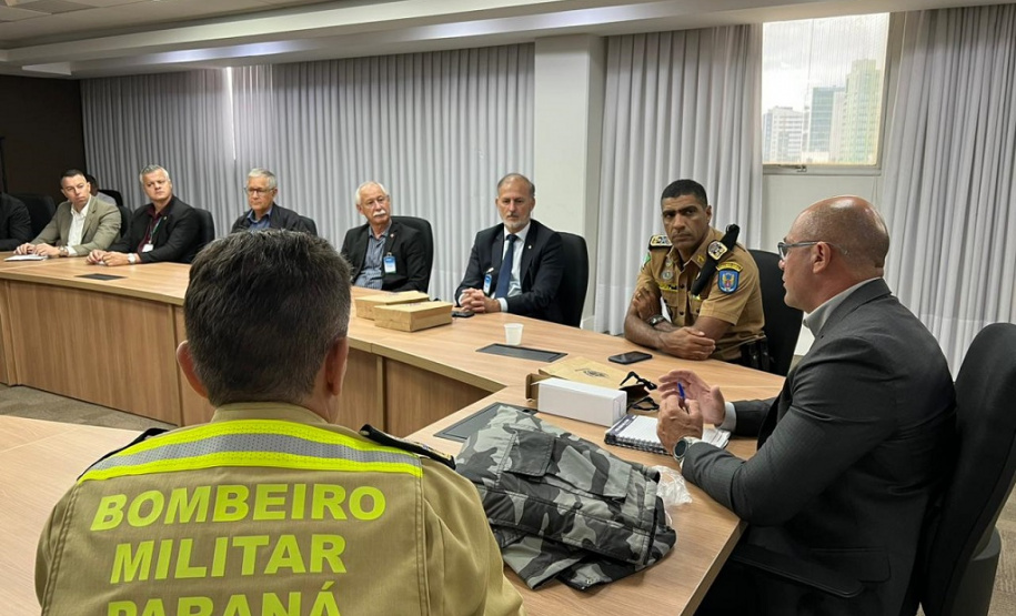 Secretário Hudson se reúne com representantes das associações da PMPR e CBM