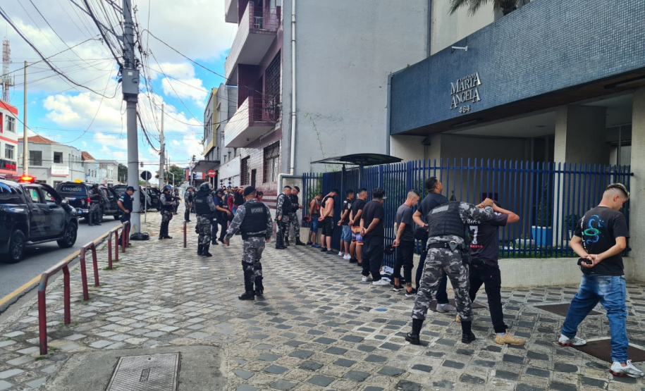 Polícia Militar antecipa ações e evita confronto de torcidas antes do clássico Atletiba na capital