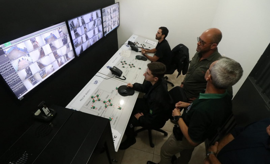 Secretário Hudson visita unidades de segurança em Londrina