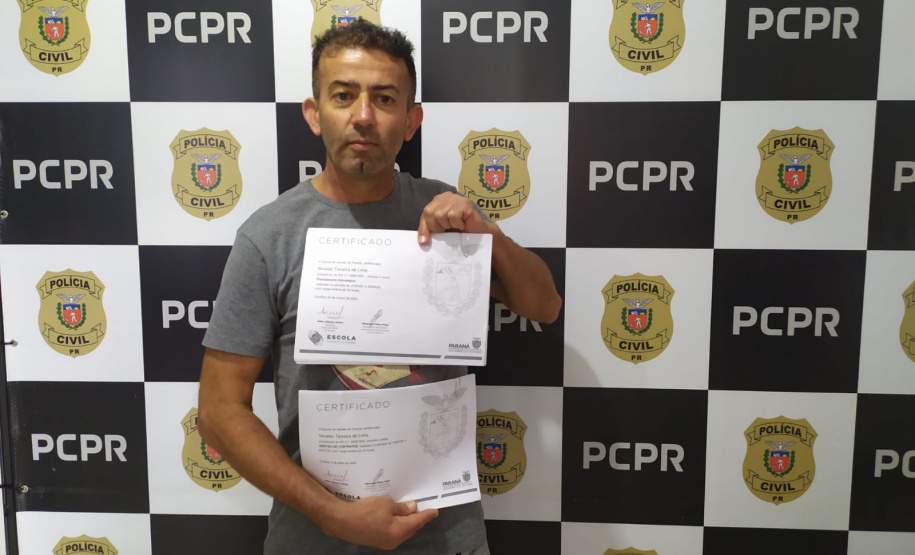 49 cursos em um ano: Escola de Gestão do Governo têm recordista em certificações