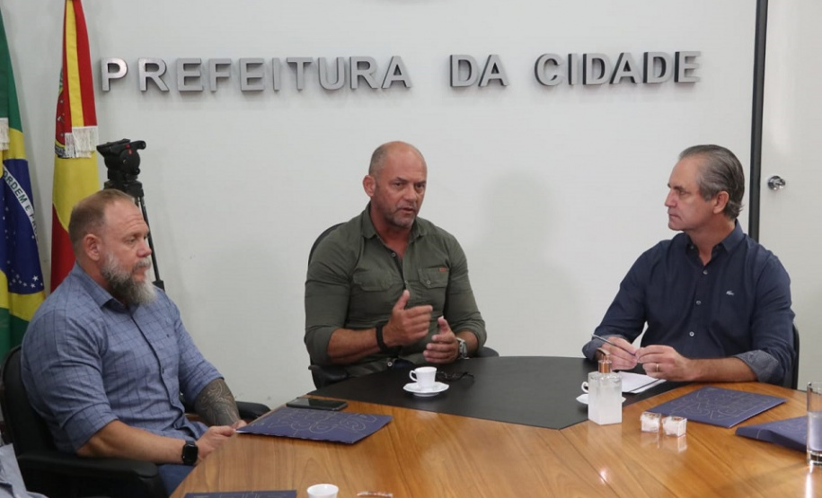 Secretário Hudson cumpre agenda em Maringá e se encontra com prefeito e forças de segurança