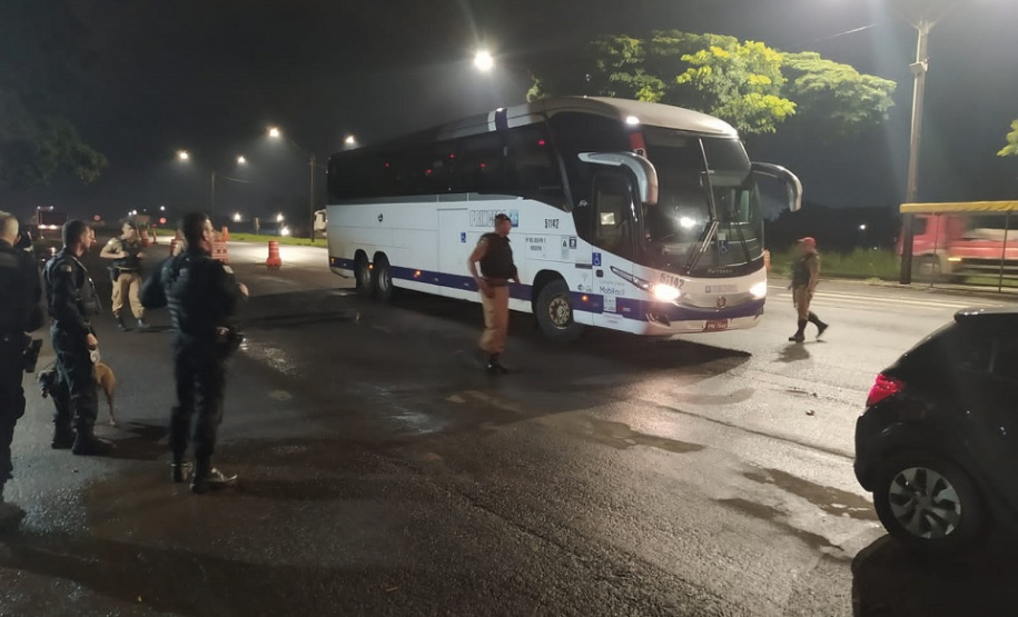 Cães policiais de Londrina participam de operação em conjunto com a PRE