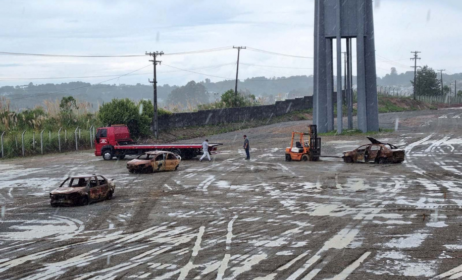 Polícia Civil inicia nova etapa de remoção de veículos apreendidos em delegacias da RMC