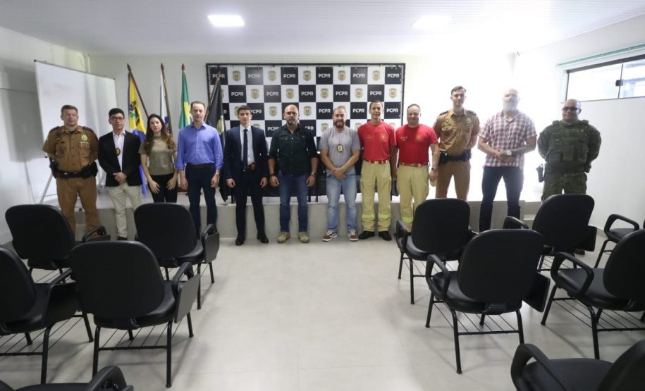 Secretário Hudson se encontra com forças de segurança e autoridades em Umuarama