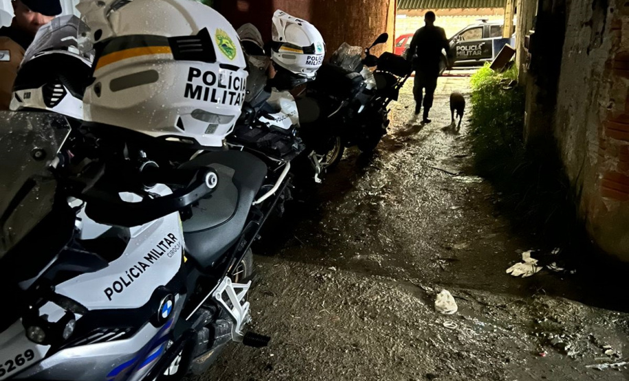 Polícia Militar prende cinco pessoas durante operação em Paranaguá