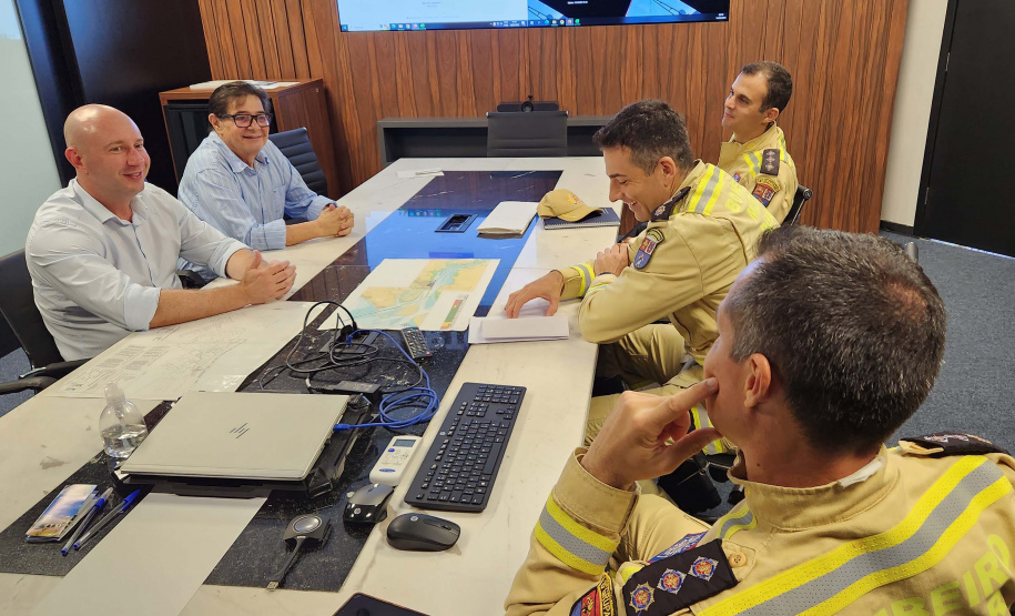 Novo comandante do 8º Grupamento de Bombeiros visita Portos do Paraná