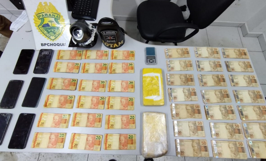 Polícia Militar prende cinco pessoas durante operação em Paranaguá