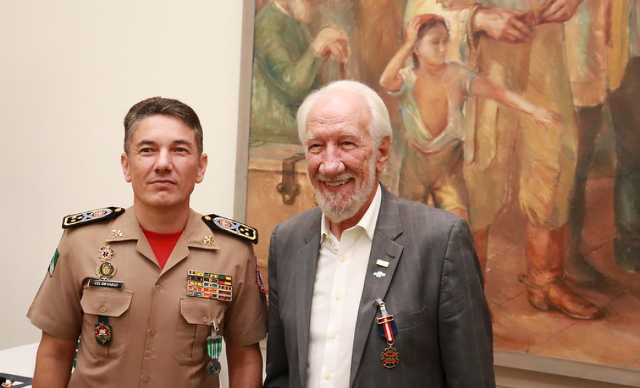 Casa Militar comemora 95 anos e condecora autoridades com medalhas de mérito